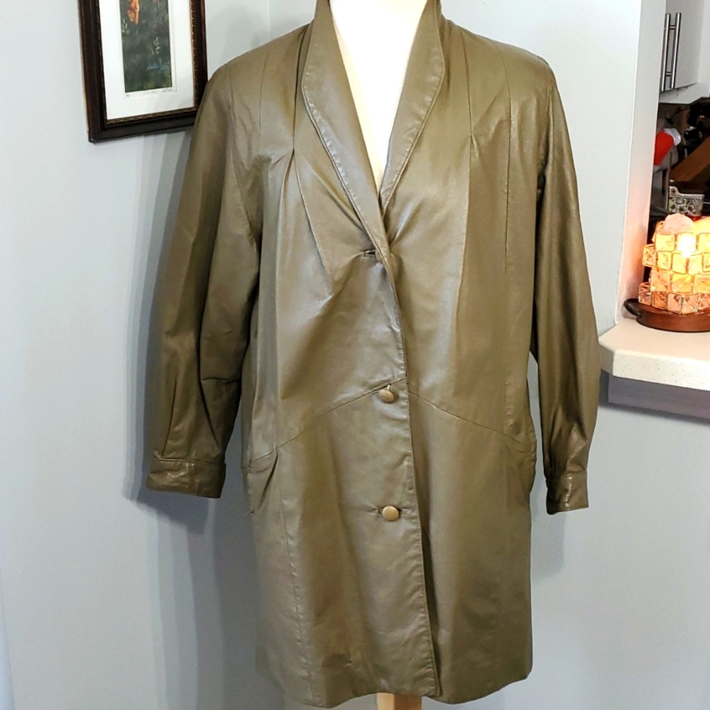 WWAG vintage, retro, leather jacket. Size 10. Big pockets. Olive green.